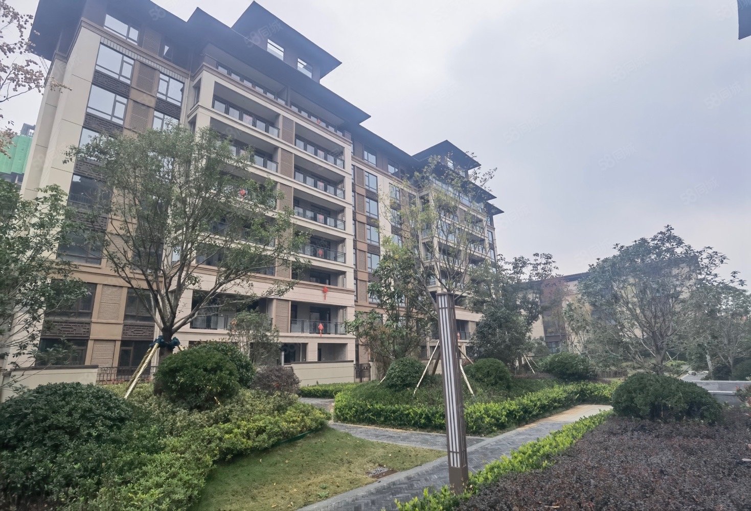 置地新时代嘉园3室2厅2卫125㎡南70万