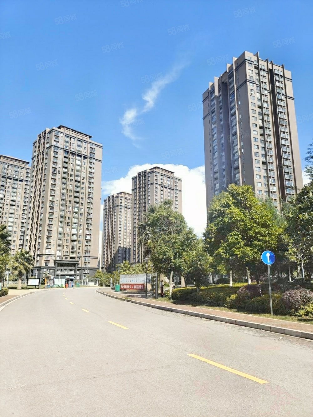 惠景园小区中间位置中间楼层采光充足安静不临街