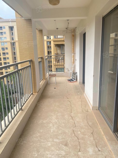 时代俊园184急售109万中间楼层通车库满两年