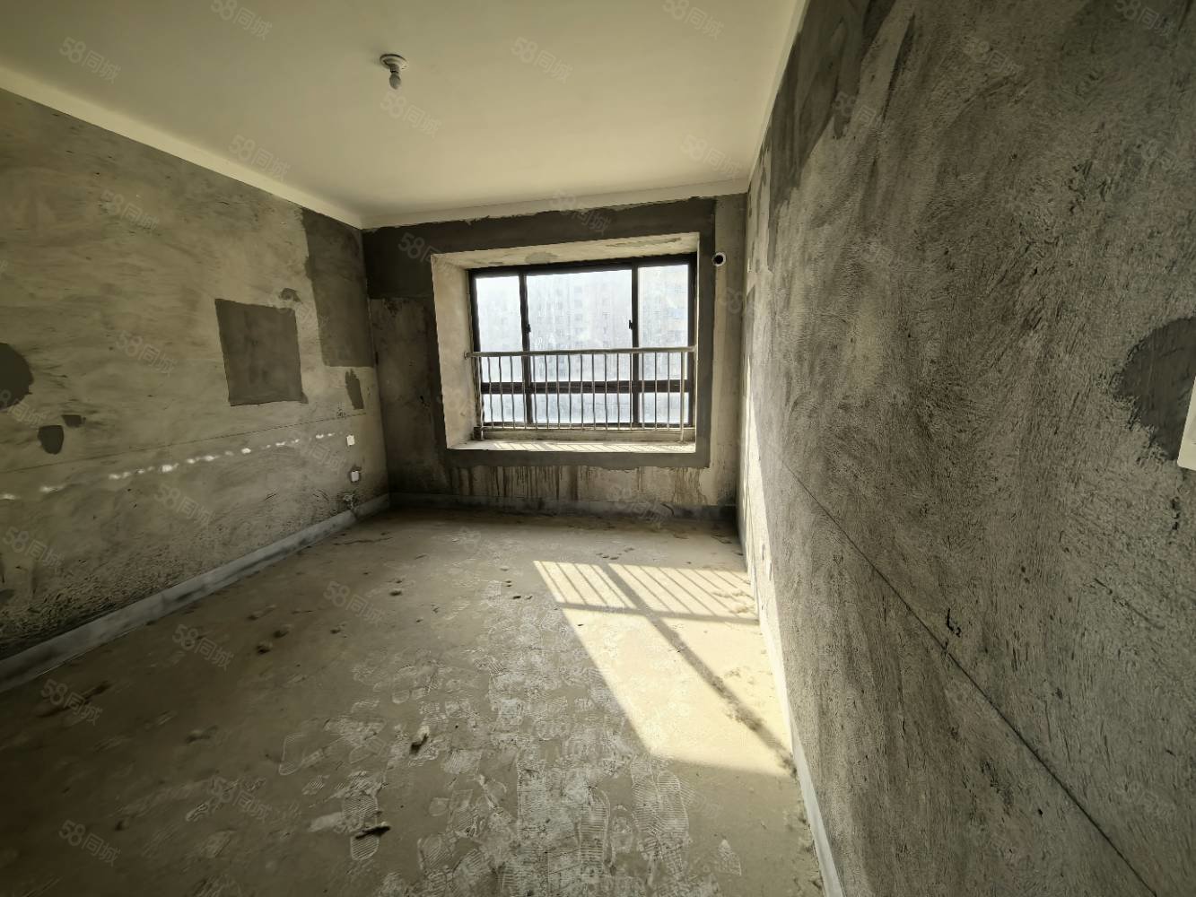 悦湖城3室2厅2卫120㎡南北71.6万