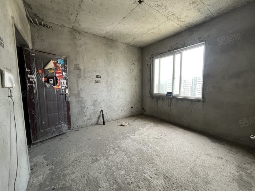 腾龙国际1室1厅1卫55㎡南北26万