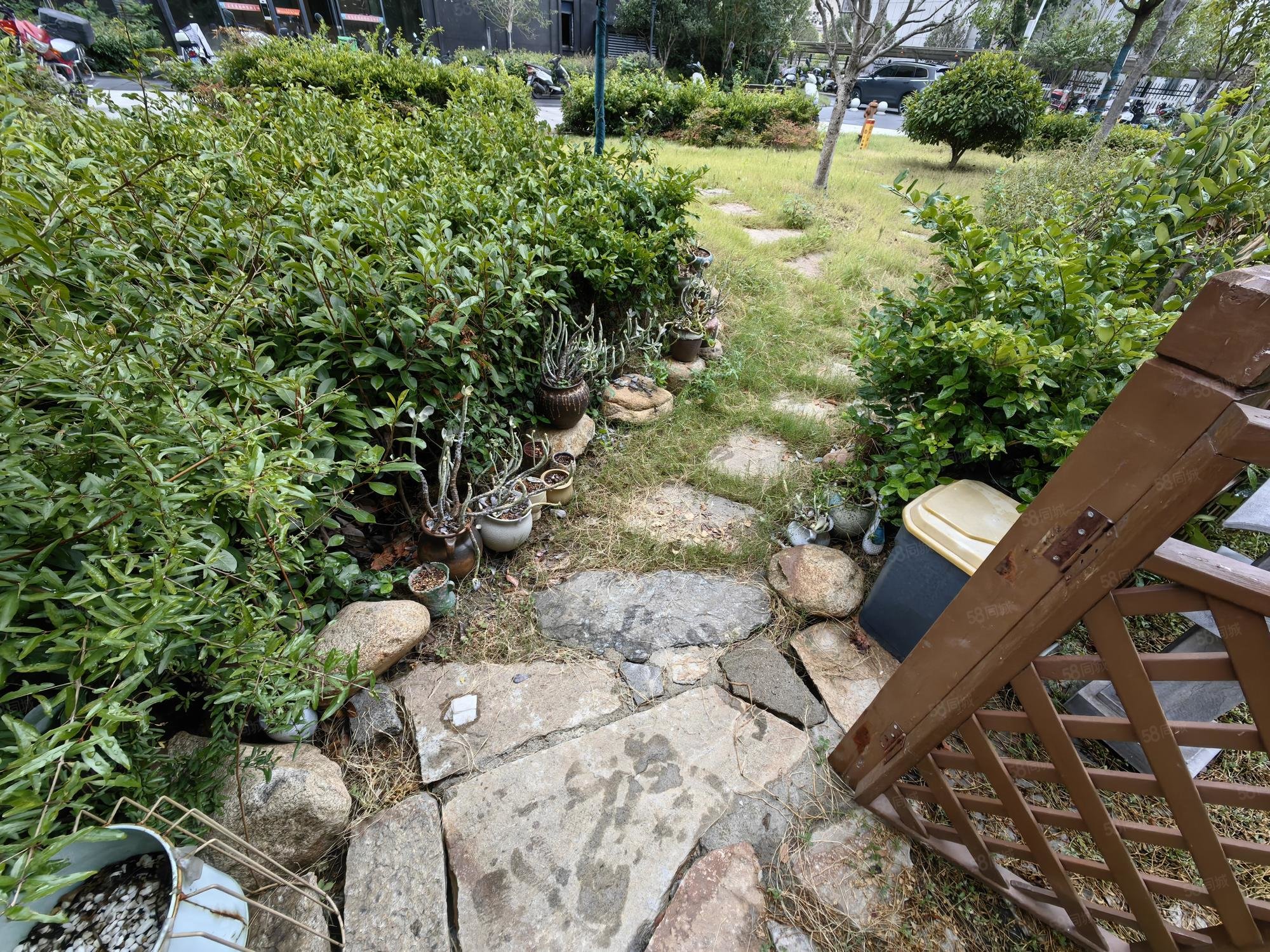 东宸花园3室2厅2卫128㎡南北78万