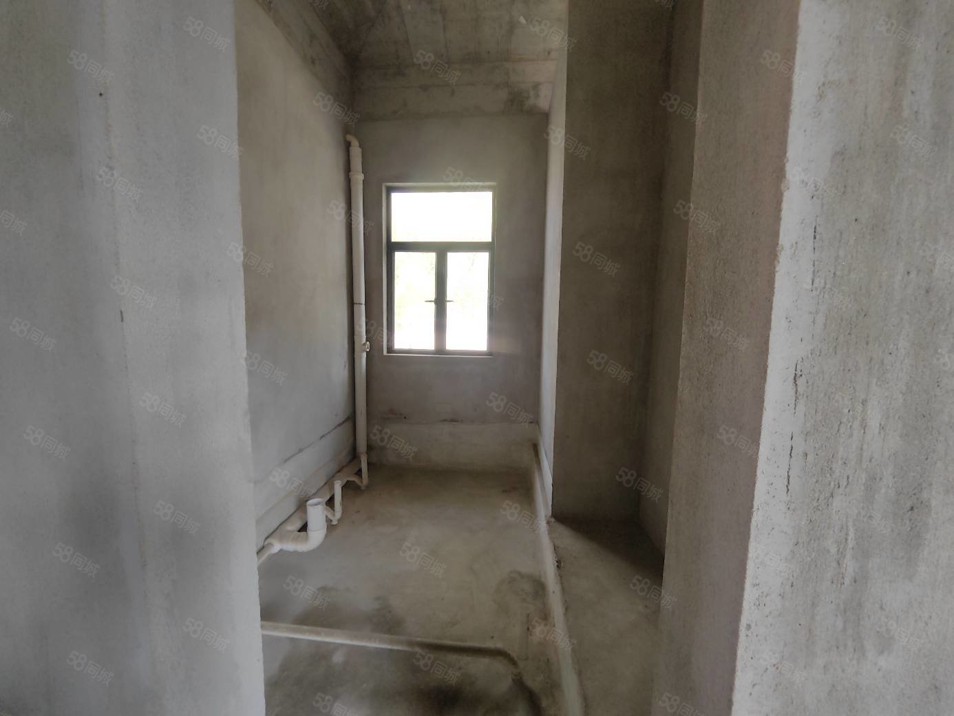 德和沁园(别墅)5室2厅4卫281㎡南北569万