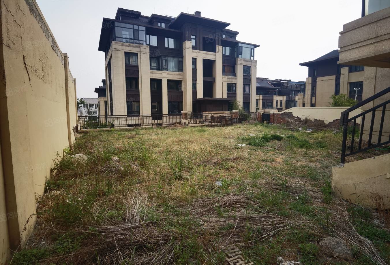 300平院子 国悦府一期下叠复式 带车库观山视野开阔 国山墅