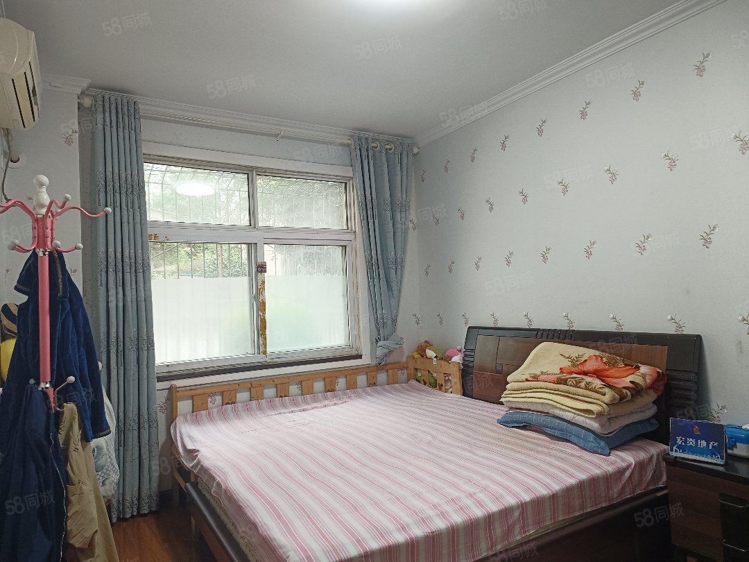 铁兵花园3室2厅1卫95㎡南北48万