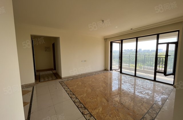 新出，二中翡丽湾一梯一户带车位 新房未住4室2卫全天采光急售