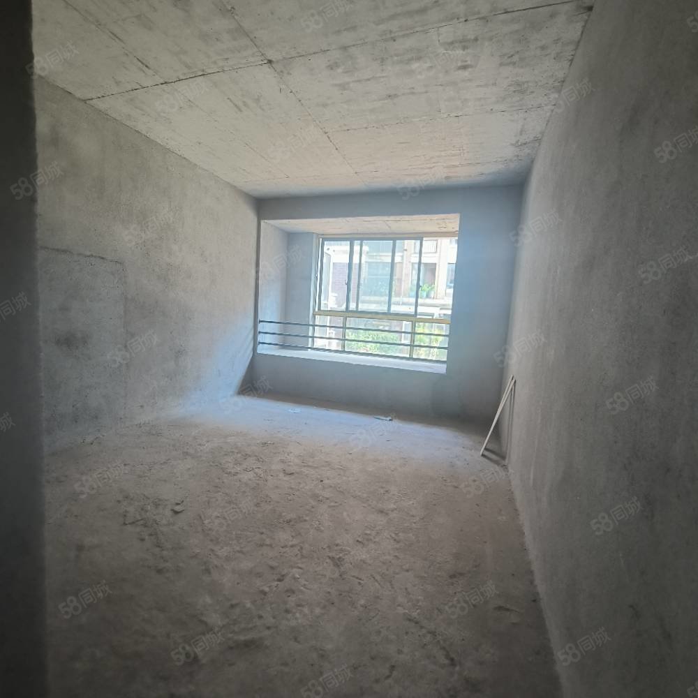 天御蓝湾7室2厅4卫126㎡南北140万