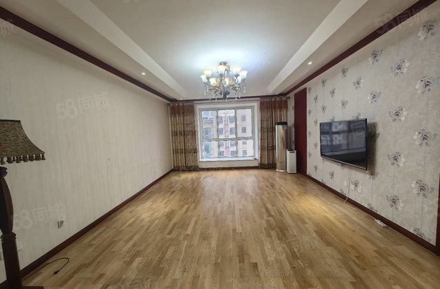 运河旁 丽水名都      大三室 电梯好楼层 送车位精装修