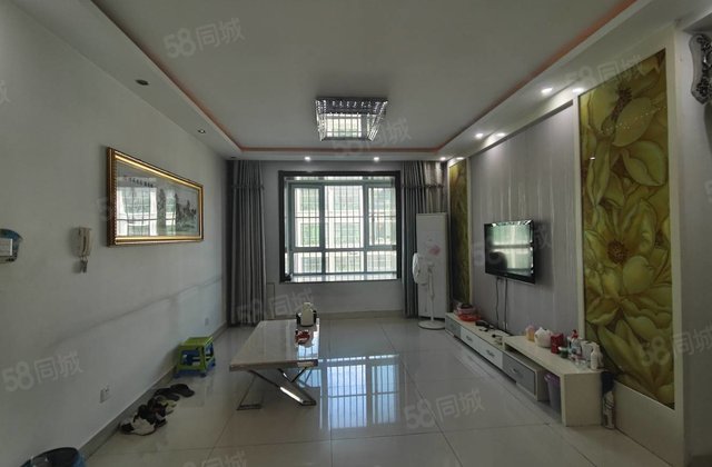 和馨园地暖房，送车库，精装三室双卫，看房方便