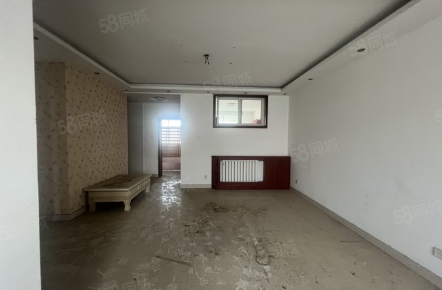 香格里小镇 水岸新城 单价3000多 房子很新 没怎么住过