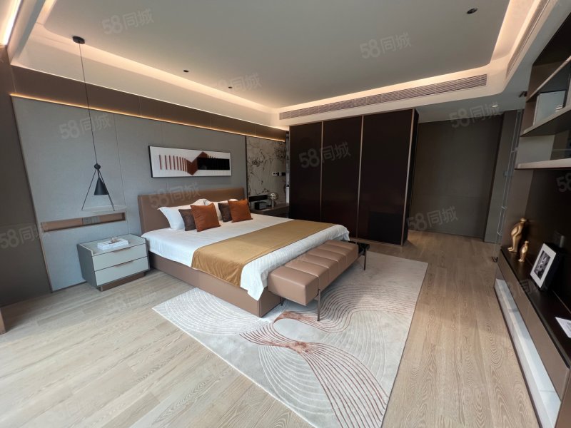 湖边上万景峰汇下叠别墅带私家大花园中庭不临路采光好