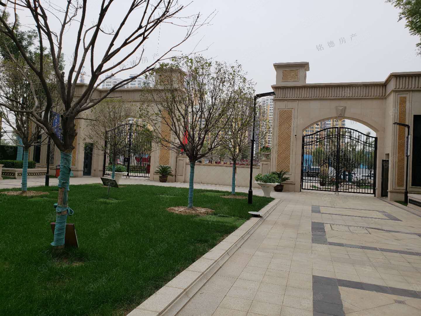 灞河边颐馨湿地壹号纯毛坯紧凑型小三室户型方正可按揭