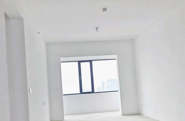 月季公园旁，  上文轩中学，房东包更名，全款，  服务小区