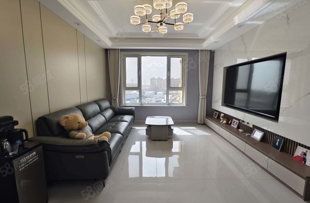 江北水镇叠拼边户，精装带家具家电，带露台诚心出售