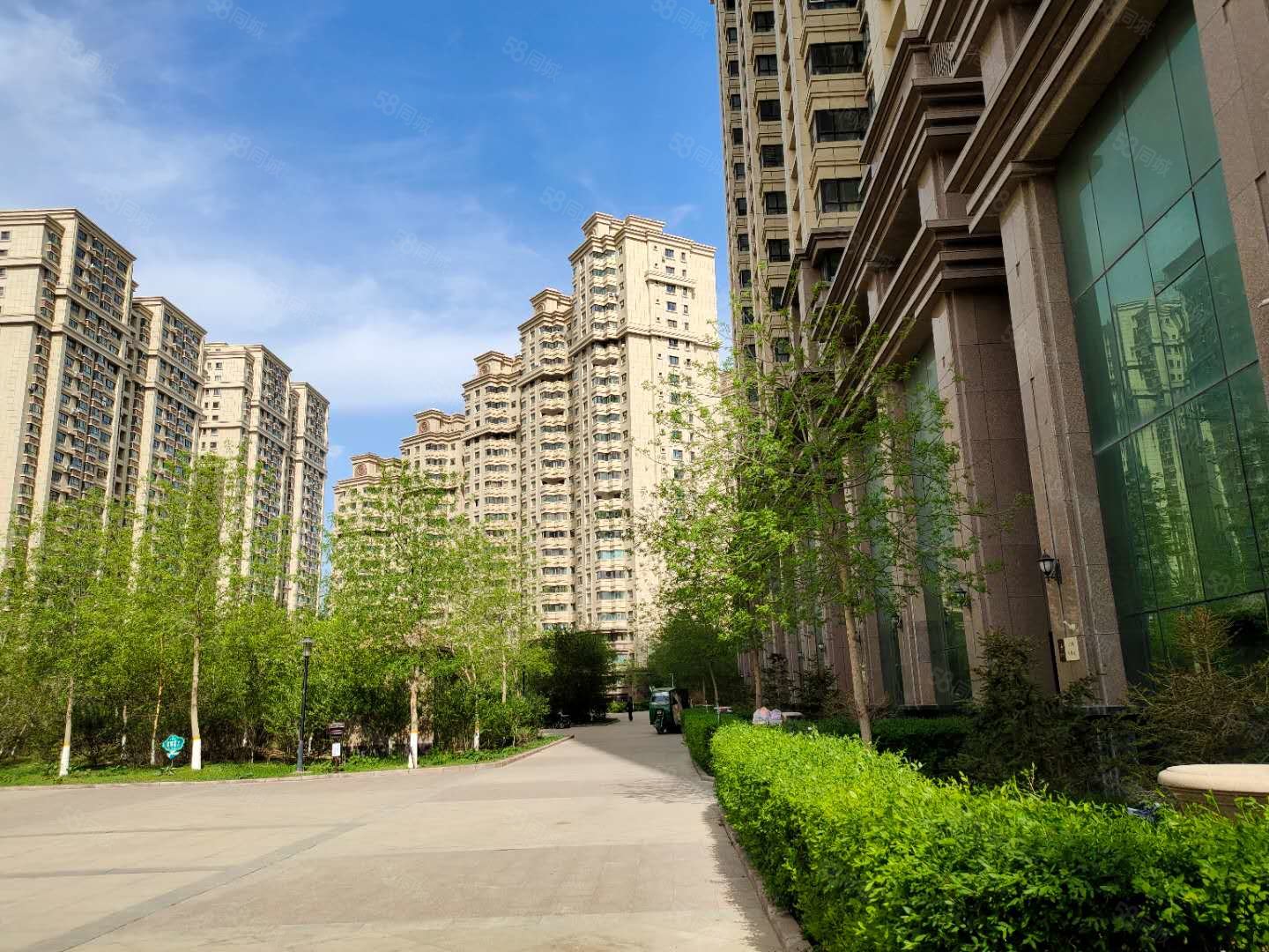 华凌公馆3室2厅1卫113.69㎡南北145万