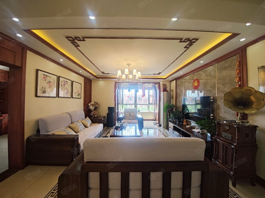 青湖铭城3室2厅2卫150㎡南北65万