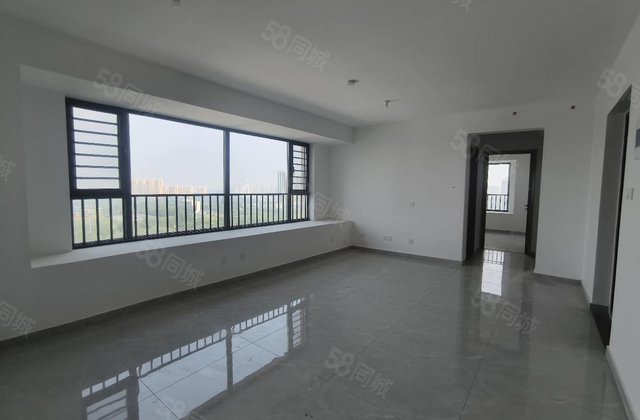 房东急售 特通透 东边户 大三室  送车位 储藏室 保证真实