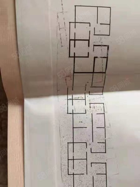 锦绣江南3室2厅2卫136㎡南北102万