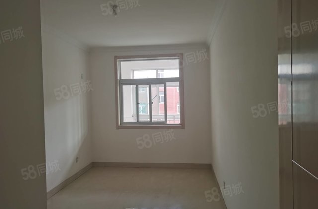 振兴路   孝心一楼 正规三室 免大税 带储 可按揭