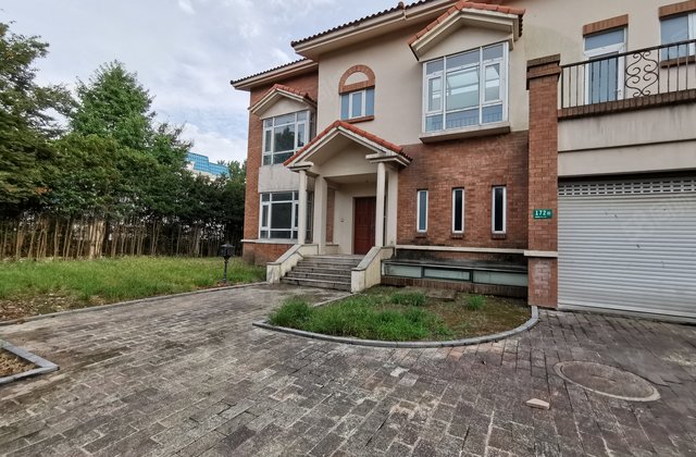 南郊别墅 莘庄独栋别墅 地理位置优越 南花园