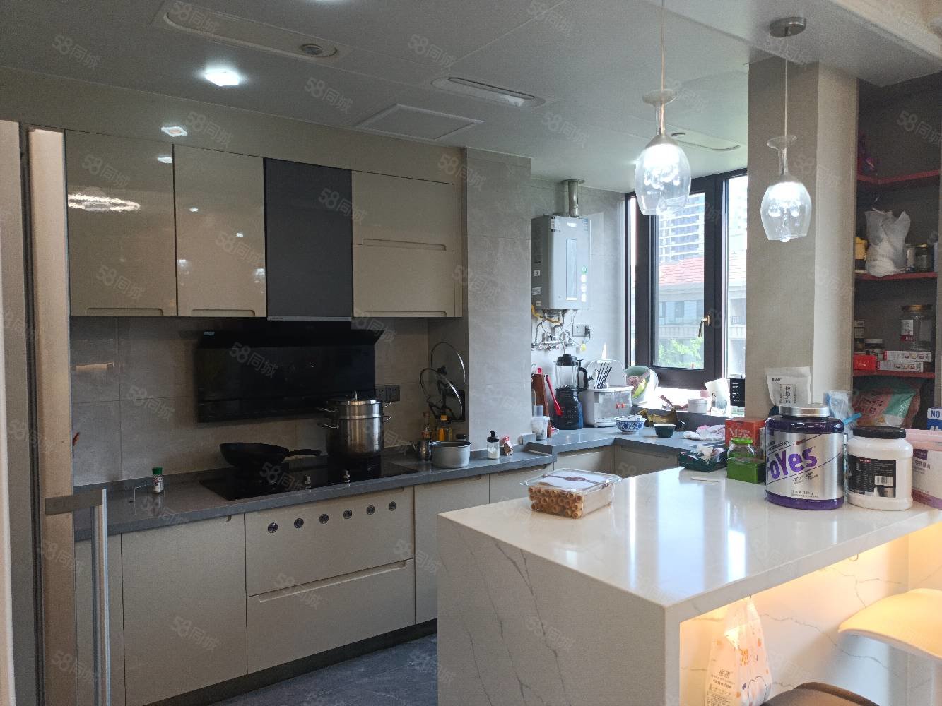 金马御龙城5室2厅3卫228㎡南北195万