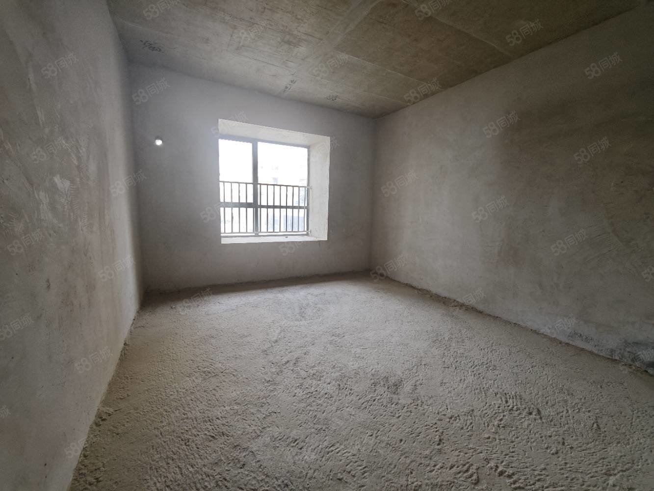 沁香园5室2厅2卫168㎡南北48.8万