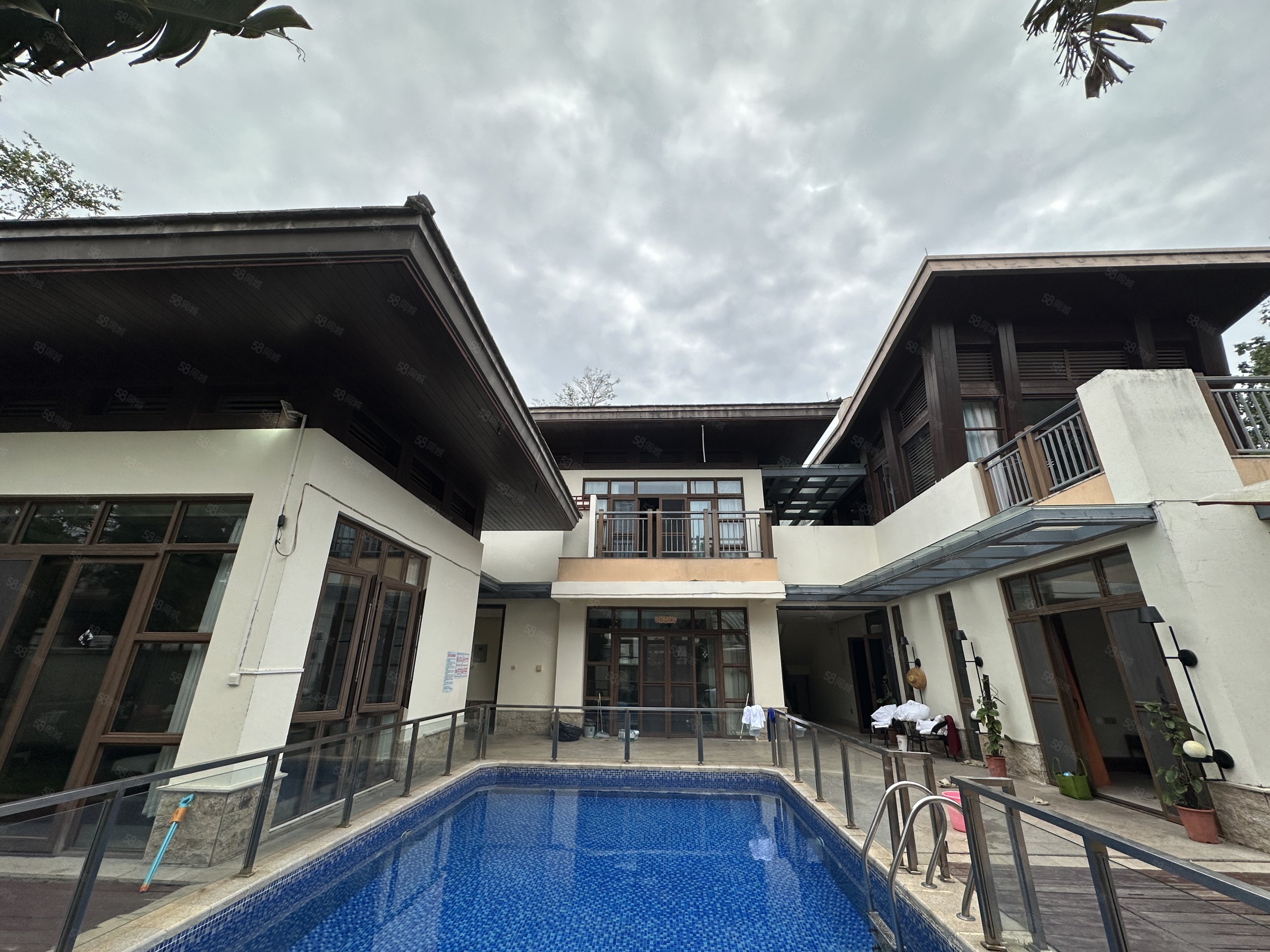 亚龙湾公主郡(三期别墅)5室2厅6卫409㎡南北2000万