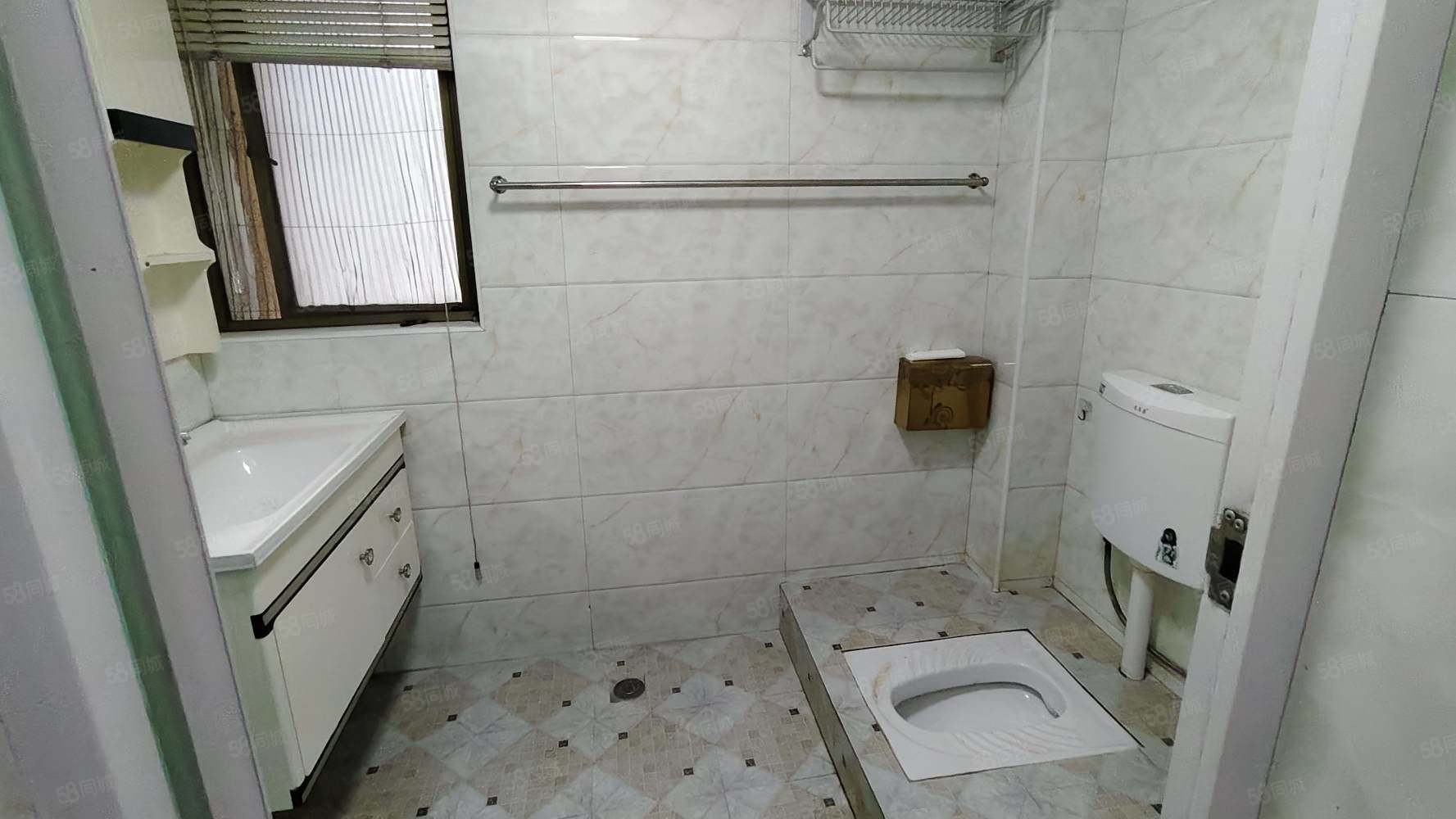 地中海风情7室2厅3卫102.3㎡南北60万