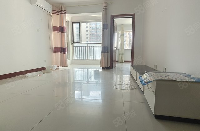 新 正三室 带储 免大税 龙湾 随时看房