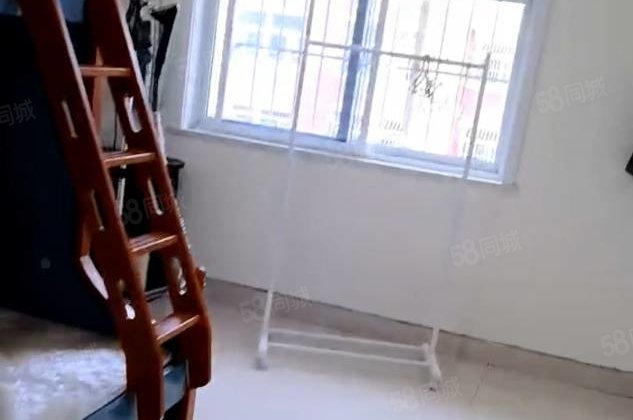 必看好房 次新小区 购物方便 低密宜居 朝南 近医院 诚意出