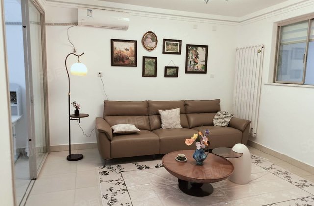 出门湖边 孝心一楼 南北通透  精装好房 商品房三室 送储藏