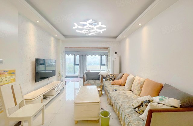 成都新天地春天里3室2厅90.19㎡120.8万二手房图片