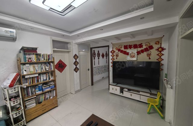 诚意出售 小三居 精装可拎包入住 近医院 房东急售