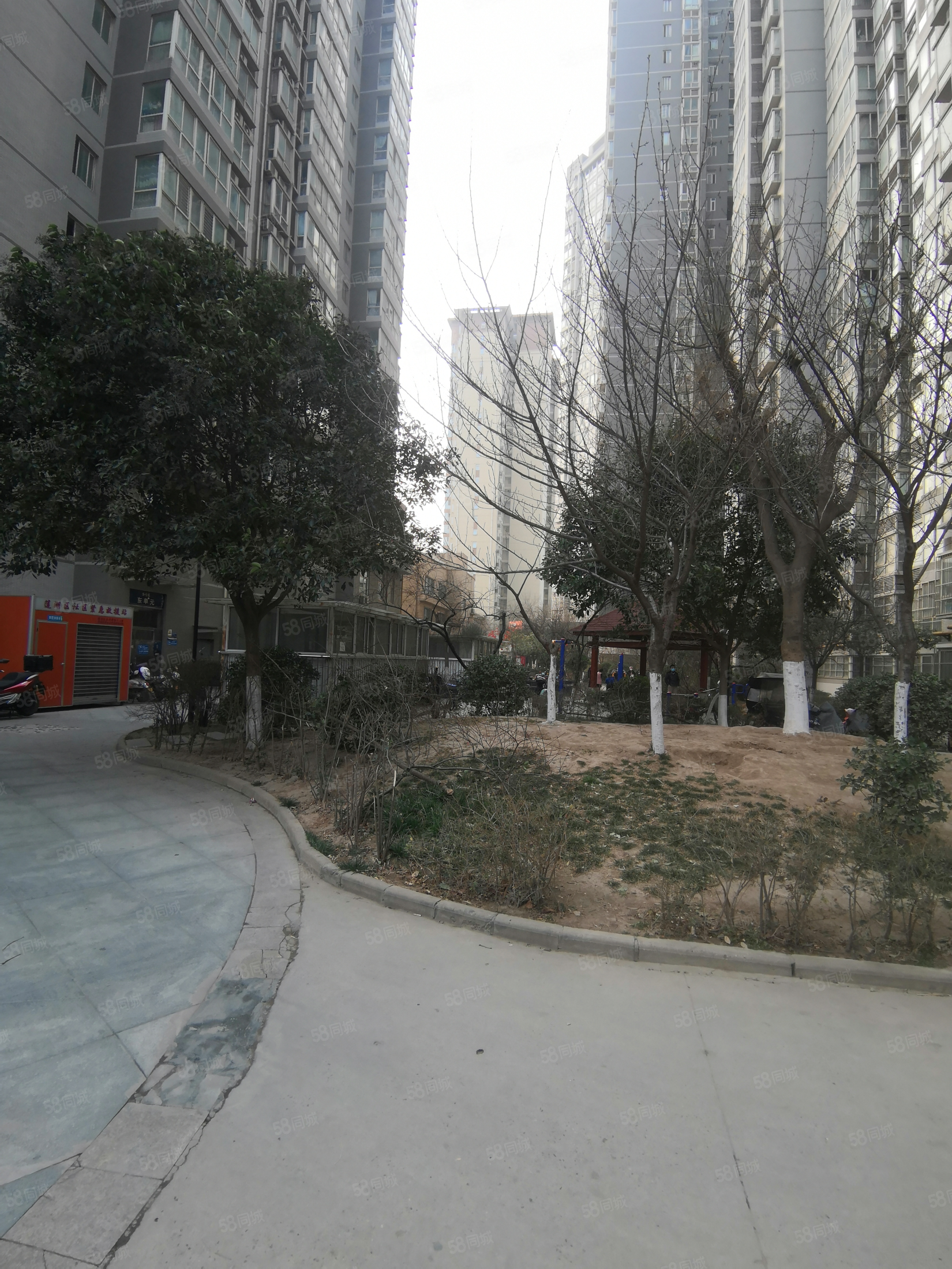 万国远鉴名筑2室2厅1卫93.8㎡南113万