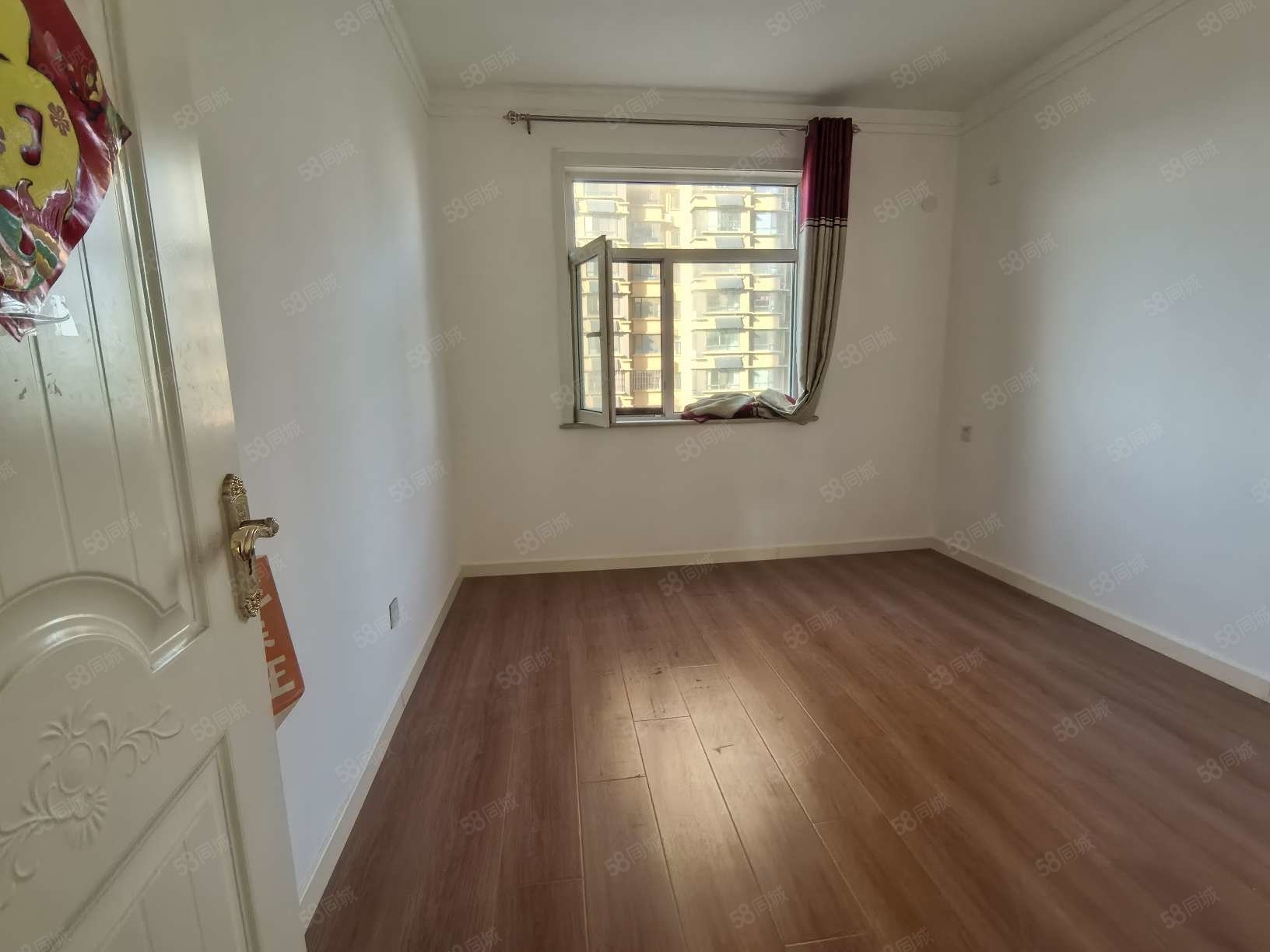 水印城3室2厅2卫119.2㎡南北61.8万