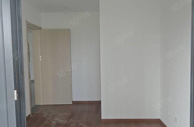 房儒辰辰悦新房未住四室两厅两卫！走一手手续！可按揭！