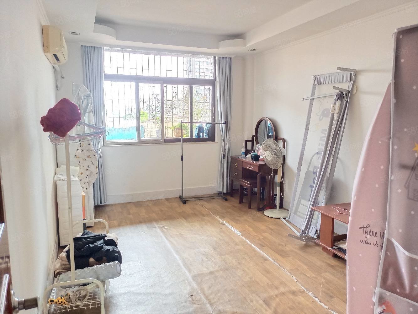 西门市场顶3室2厅1卫98㎡南北32万