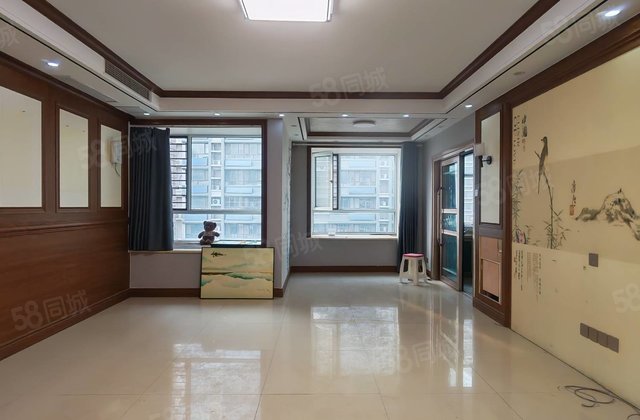 运河边实验电梯房三室两卫可按揭精装