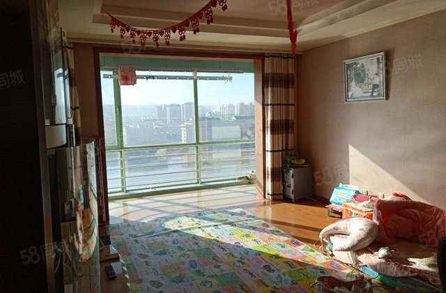 北大万城公馆一楼105平三室一厅个人家豪华装修带家具家电