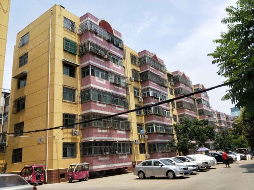 府河小区 精装三室房源 土地出让金房主诚心出售价格可议