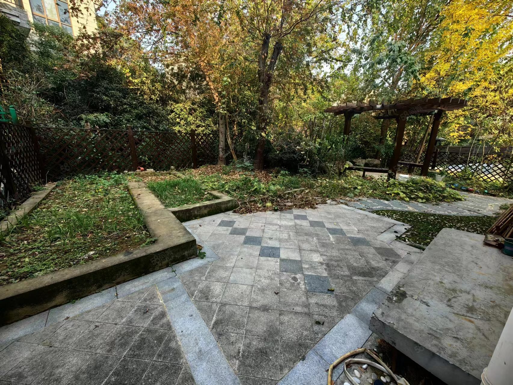 盘龙湾双拼别墅438万院子300平看房方便