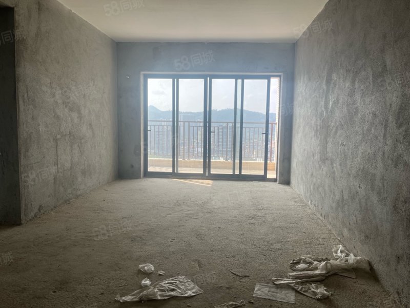 悦景康城天韵4室2厅2卫104㎡南65万