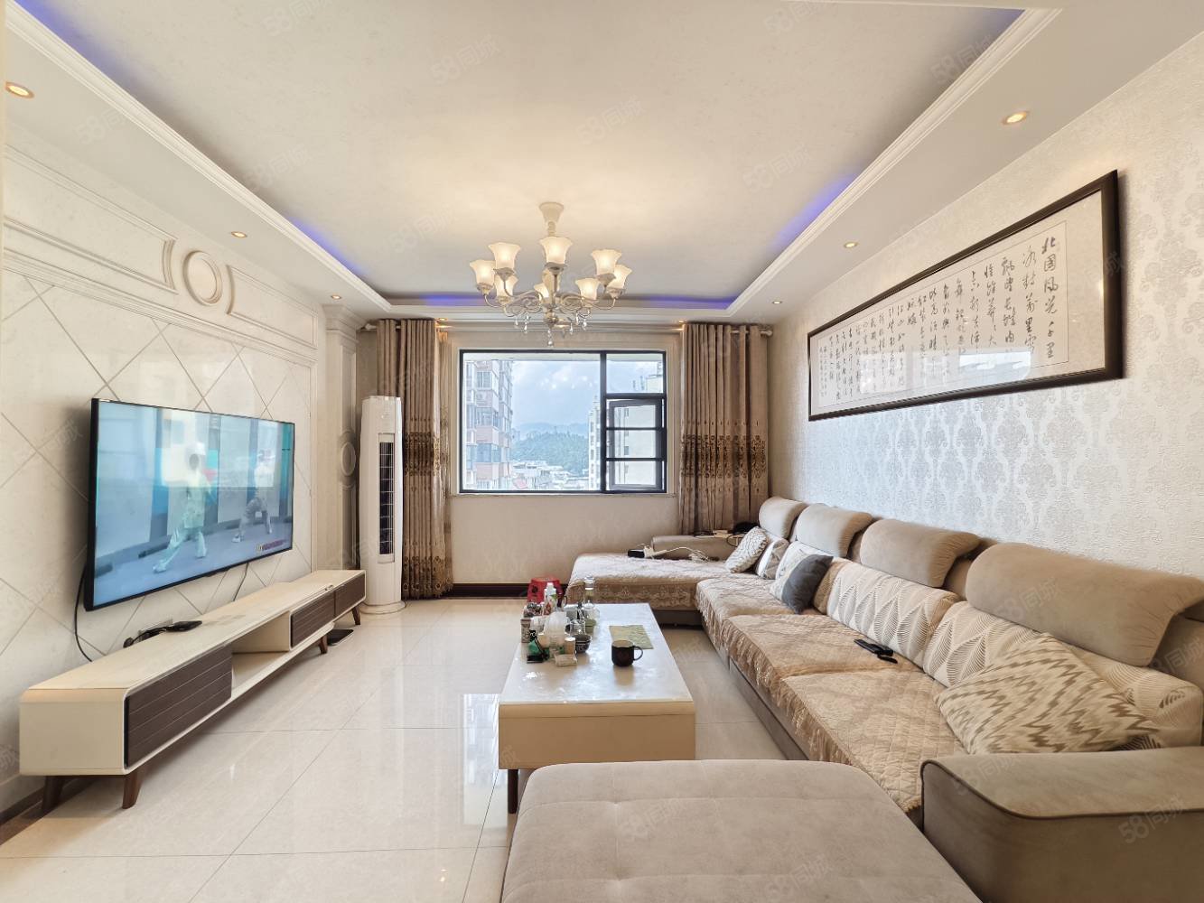 维多利亚3室2厅2卫135㎡南北92万