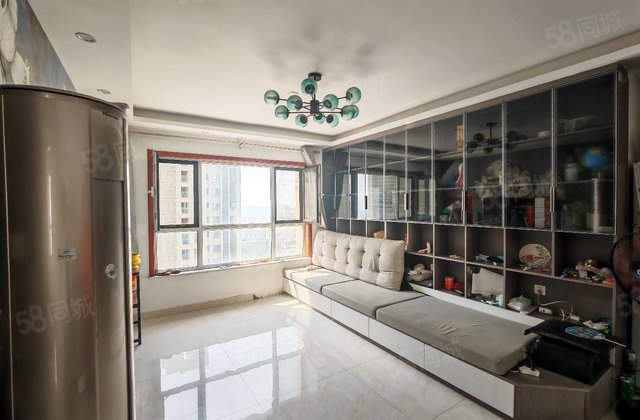 房东急售 全屋精装三室 帶储藏室 看房方便