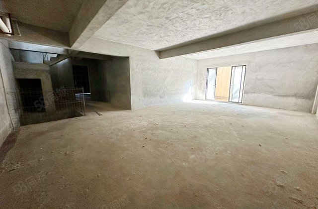 万科红郡1室1厅396㎡3500万二手房图片