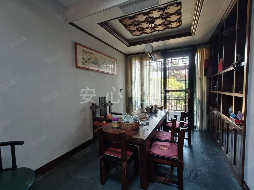 德和沁园(别墅)5室3厅4卫216㎡南北550万