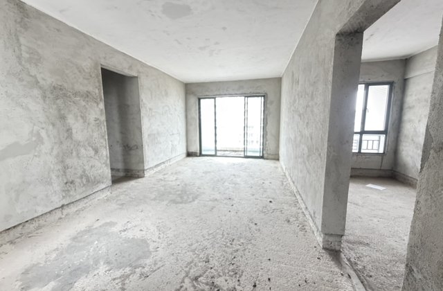筠州花园二区南园4室2厅120㎡54万二手房图片