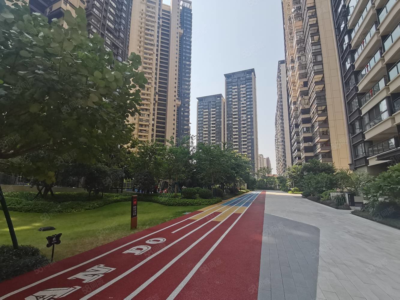 万科金域中央4室2厅2卫108.81㎡南143万