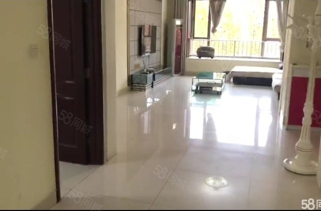 位于贵华苑的电梯小三房 装修好 交通便捷送车位送地下室