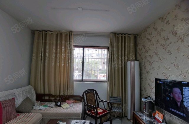 急售房源  站前街望湖花园三期  三室两厅两卫 停车方便